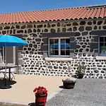 Moderne A Arlempdes: Spa, Terrasse, Grands Espaces Et Visites Culturelles - Fr-1-582-107 Arlempdes