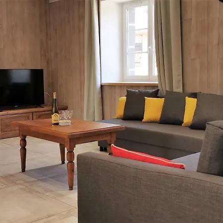 Moderne A Arlempdes: Spa, Terrasse, Grands Espaces Et Visites Culturelles - Fr-1-582-107 * Arlempdes