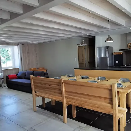 Moderne A Arlempdes: Spa, Terrasse, Grands Espaces Et Visites Culturelles - Fr-1-582-107 Arlempdes