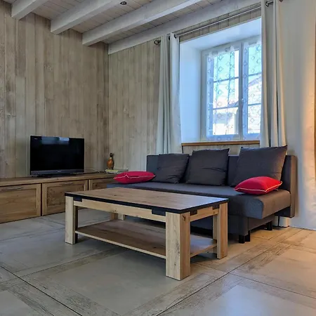 Moderne A Arlempdes: Spa, Terrasse, Grands Espaces Et Visites Culturelles - Fr-1-582-107 * Arlempdes