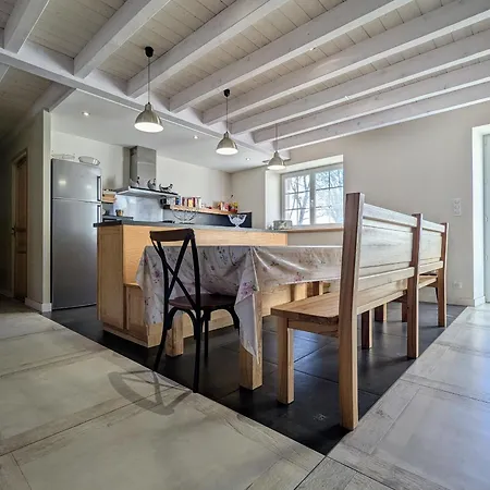 Moderne A Arlempdes: Spa, Terrasse, Grands Espaces Et Visites Culturelles - Fr-1-582-107