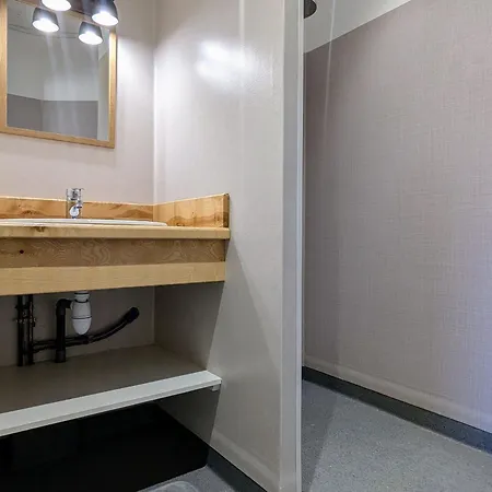 Moderne A Arlempdes: Spa, Terrasse, Grands Espaces Et Visites Culturelles - Fr-1-582-107 * Arlempdes