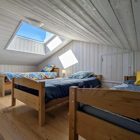 Moderne A Arlempdes: Spa, Terrasse, Grands Espaces Et Visites Culturelles - Fr-1-582-107