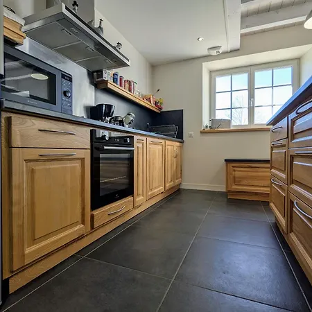 Moderne A Arlempdes: Spa, Terrasse, Grands Espaces Et Visites Culturelles - Fr-1-582-107 بيت للعطل *