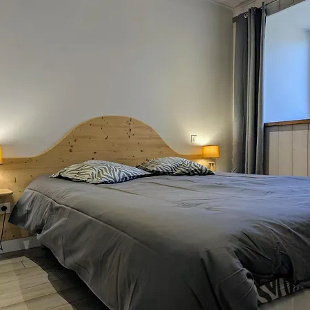 Moderne A Arlempdes: Spa, Terrasse, Grands Espaces Et Visites Culturelles - Fr-1-582-107 Landhuis Arlempdes